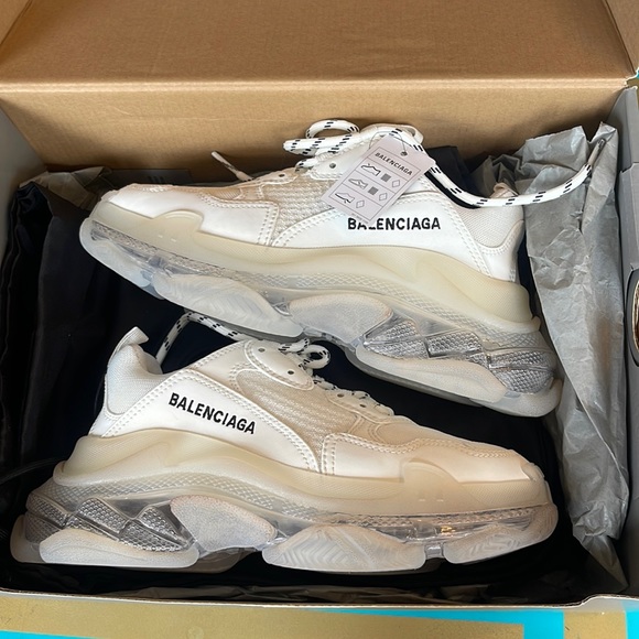 Balenciaga triple s sneaker size 37/6.5 - Picture 1 of 17